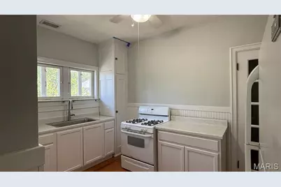 8368 Big Bend Boulevard #2nd, Webster Groves, MO 63119 - Photo 10