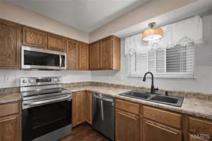 1822 Highgrove Dr, O'Fallon, MO 63366 - Photo 14