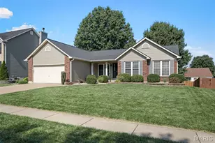 1822 Highgrove Dr, O'Fallon, MO 63366 - Photo 2