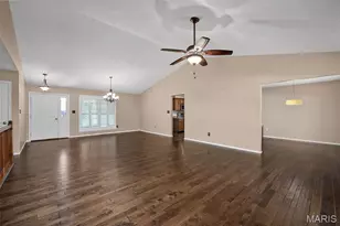 1822 Highgrove Dr, O'Fallon, MO 63366 - Photo 10
