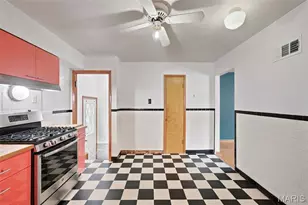 10408 Dandridge Dr, Saint Louis, MO 63123 - Photo 6