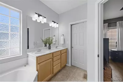 348 Fallon Parkway, O'Fallon, MO 63376 - Photo 16