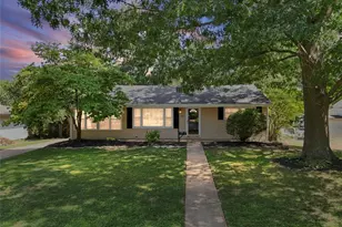 810 Brookdale Dr, Saint Louis, MO 63119 - Photo 1