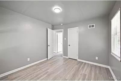 5549 Sapphire Avenue, Saint Louis, MO 63136 - Photo 16