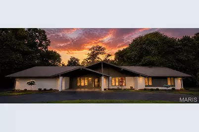 15 Meadowbrook Country Club Estate, Ballwin, MO 63011 - Photo 2