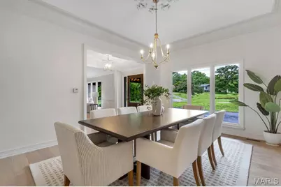 15 Meadowbrook Country Club Estate, Ballwin, MO 63011 - Photo 6