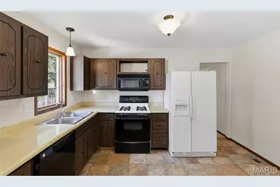 1901 Riverwood Trails Drive, Florissant, MO 63031 - Photo 20