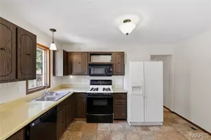 1901 Riverwood Trails Dr, Florissant, MO 63031 - Photo 20