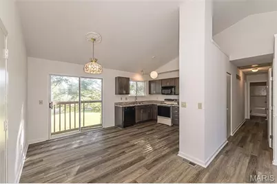 121 Oak Valley Drive, Saint Peters, MO 63376 - Photo 4
