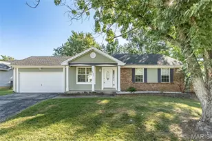 121 Oak Valley Dr, Saint Peters, MO 63376 - Photo 1