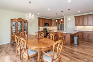 113 Gronefeld Ct, Saint Charles, MO 63303 - Photo 4