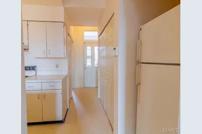 2009 S 11th Street, Saint Louis, MO 63104 - Photo 6