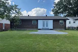 4428 Papal, Florissant, MO 63033 - Photo 2