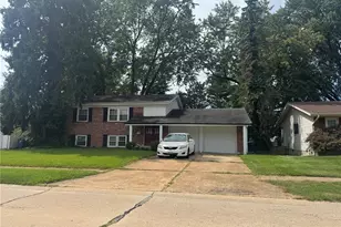 554 Coach Light Ln, Hazelwood, MO 63042 - Photo 1