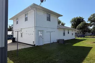 122 W Elm St, Palmyra, MO 63461 - Photo 10