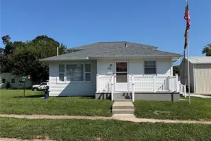 122 W Elm St, Palmyra, MO 63461 - Photo 2
