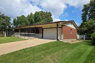 725 Mary Jo Ln, Hazelwood, MO 63042 - Photo 2