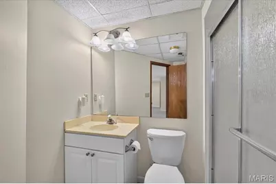 11 Fleurie Drive, Florissant, MO 63031 - Photo 44