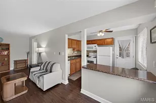 10065 N Bunker Hill Dr, Saint Louis, MO 63123 - Photo 8
