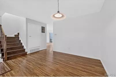 4334 Chateau De Ville Drive, Saint Louis, MO 63129 - Photo 8
