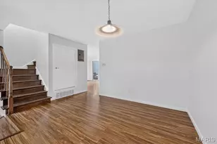 4334 Chateau De Ville Dr, Saint Louis, MO 63129 - Photo 8