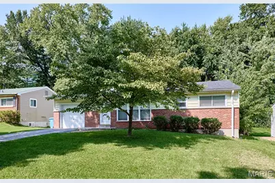 145 Clearview Drive, Florissant, MO 63033 - Photo 2