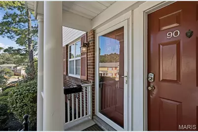 9081 W Swan Circle, Saint Louis, MO 63144 - Photo 2