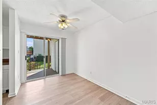9081 W Swan Cir, Saint Louis, MO 63144 - Photo 6