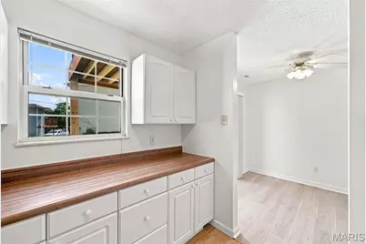 9081 W Swan Circle, Saint Louis, MO 63144 - Photo 12