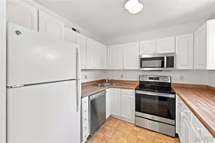 9081 W Swan Cir, Saint Louis, MO 63144 - Photo 10