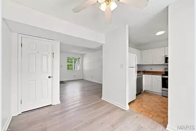 9081 W Swan Circle, Saint Louis, MO 63144 - Photo 8