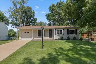 11919 Holly Brook Dr, Maryland Heights, MO 63043 - Photo 2