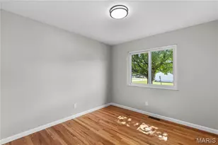 11919 Holly Brook Dr, Maryland Heights, MO 63043 - Photo 12