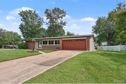 1540 Hialeah Place, Florissant, MO 63033 - Photo 2