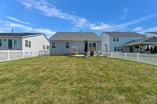2046 Preston Woods Pkwy, Lake Saint Louis, MO 63367 - Photo 38