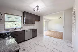 4358 Rhine Dr, Florissant, MO 63033 - Photo 10