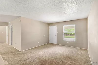 6720 Foxbend Court, Florissant, MO 63033 - Photo 10