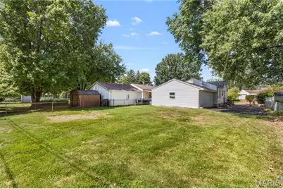 8 Wescott Drive, Florissant, MO 63031 - Photo 20