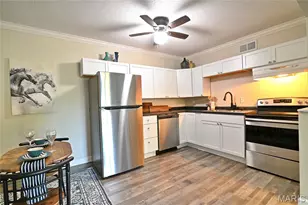 2745 Westphalia Ct, Oakville, MO 63129 - Photo 6