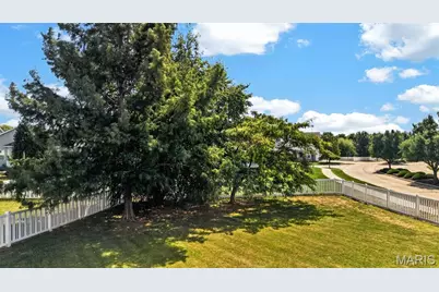 3200 Bentwater Place, Saint Charles, MO 63301 - Photo 4