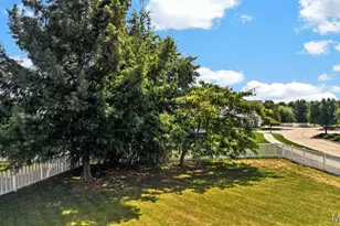 3200 Bent Water Pl, Saint Charles, MO 63301 - Photo 4
