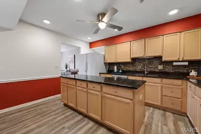 585 Coeur De Royale Drive #207, Creve Coeur, MO 63141 - Photo 8