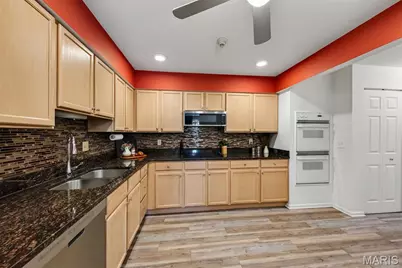 585 Coeur De Royale Drive #207, Creve Coeur, MO 63141 - Photo 6
