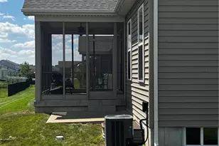 401 Copperfield Ct, Saint Charles, MO 63301 - Photo 2