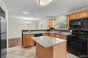 11533 Sherrington Dr, Saint Louis, MO 63138 - Photo 6