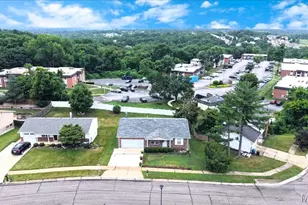 5661 Chalet Hill Dr, Saint Louis, MO 63129 - Photo 6