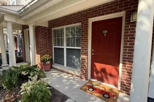2632 Mcknight Crossing Ct, Rock Hill, MO 63124 - Photo 2