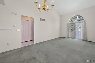 10427 Tiffany Village Court, Saint Louis, MO 63123 - Photo 6