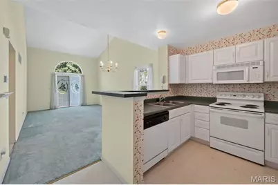 10427 Tiffany Village Court, Saint Louis, MO 63123 - Photo 6