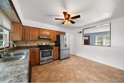 1245 Lindsay Lane, Florissant, MO 63031 - Photo 10